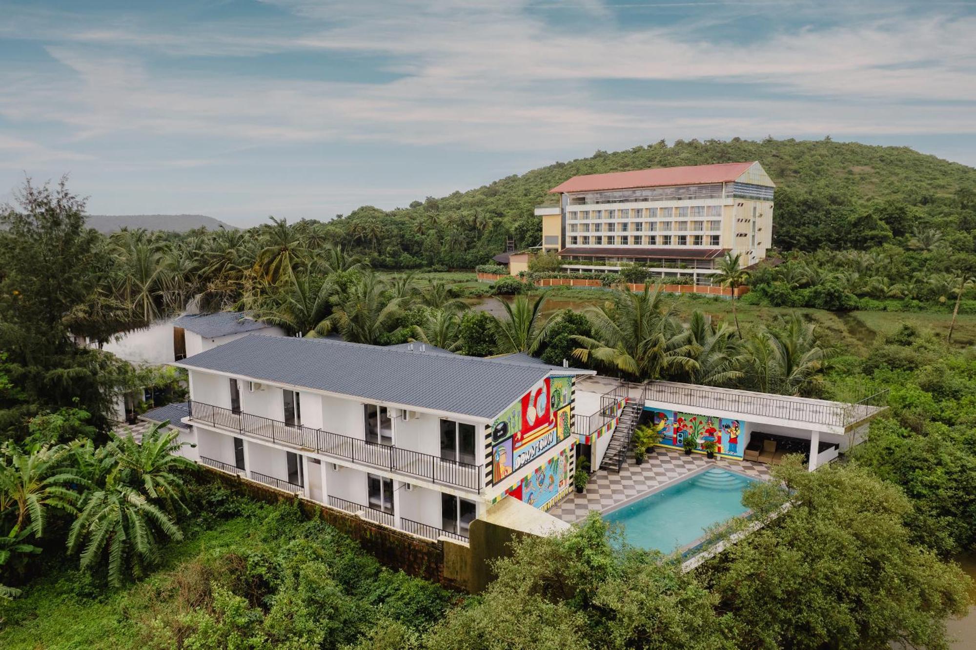 Downtown Arambol - The River Side Hostel Exterior photo